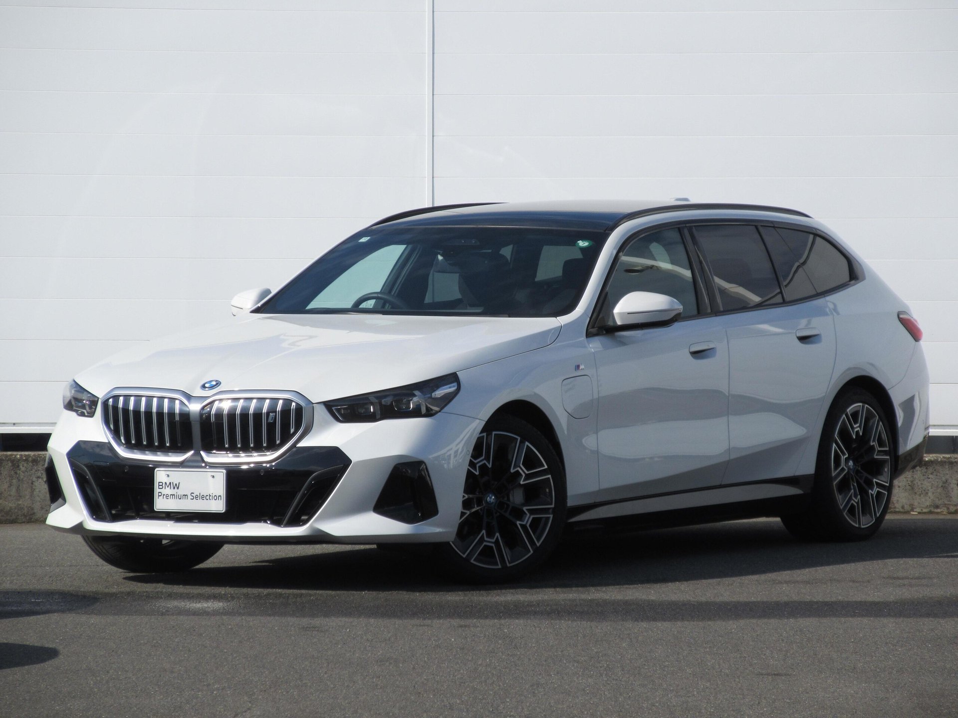 BMW I5 TOURING - View 1