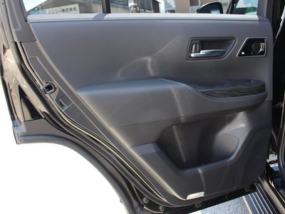 صورة مصغرة 49 لـ 2023 Toyota LAND CRUISER 300
