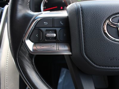 صورة مصغرة 30 لـ 2023 Toyota LAND CRUISER 300