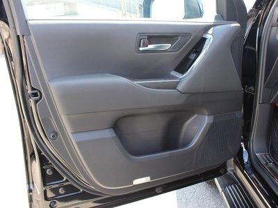 صورة مصغرة 47 لـ 2023 Toyota LAND CRUISER 300