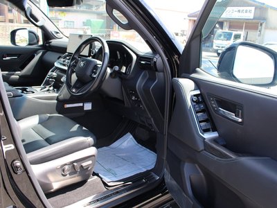 صورة مصغرة 18 لـ 2023 Toyota LAND CRUISER 300