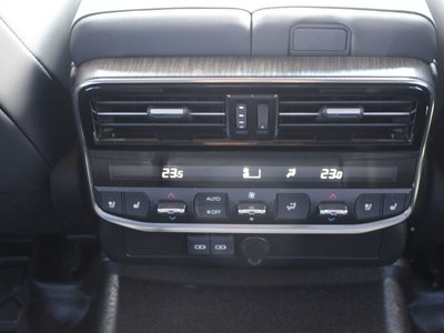 صورة مصغرة 36 لـ 2023 Toyota LAND CRUISER 300