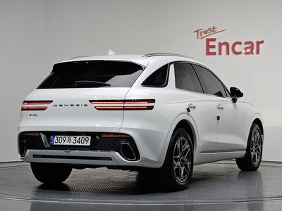 صورة 3 لـ 2021 Genesis GV70