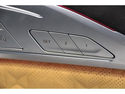 2023 BMW M8 — миниатюра 16