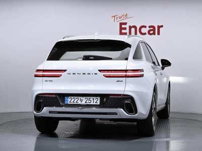 صورة 4 لـ 2023 Genesis GV70