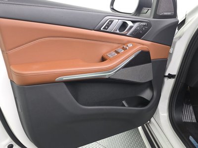 2025 BMW X7 — миниатюра 14