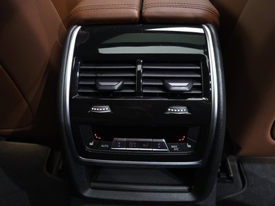 2025 BMW X7 — миниатюра 24