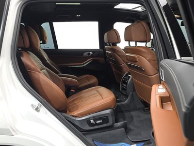 2025 BMW X7 — миниатюра 18