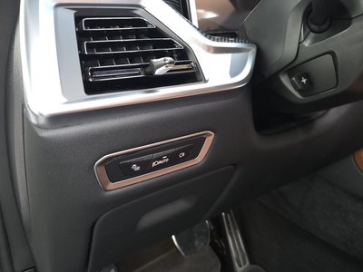 2025 BMW X7 — миниатюра 28
