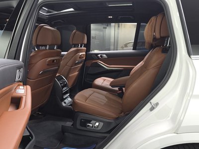 2025 BMW X7 — миниатюра 16