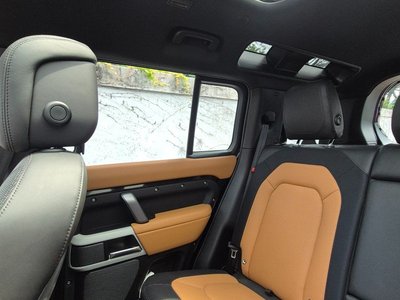 2024 LAND Rover DEFENDER — фото 10