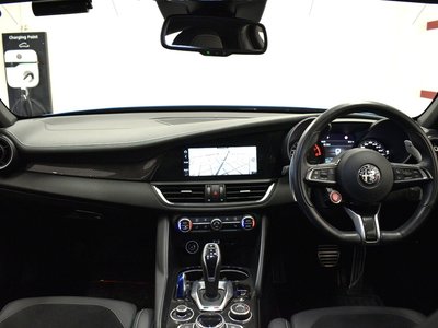 2021 ALFA Romeo JULIA 照片 15