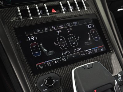 2024 Lamborghini URUS thumbnail 30