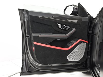 2024 Lamborghini URUS thumbnail 12