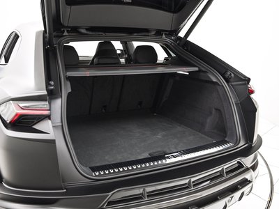 2024 Lamborghini URUS thumbnail 11