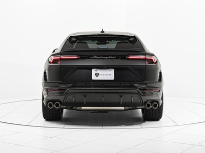 2024 Lamborghini URUS photo 7