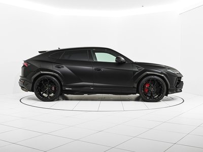 2024 Lamborghini URUS photo 4