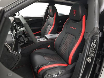 2024 Lamborghini URUS thumbnail 15