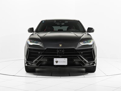 2024 Lamborghini URUS photo 2