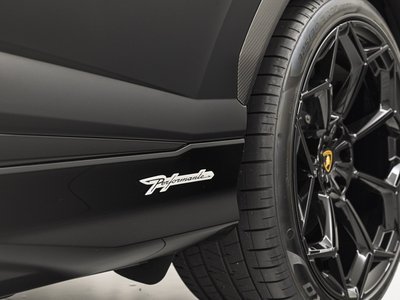 2024 Lamborghini URUS thumbnail 40