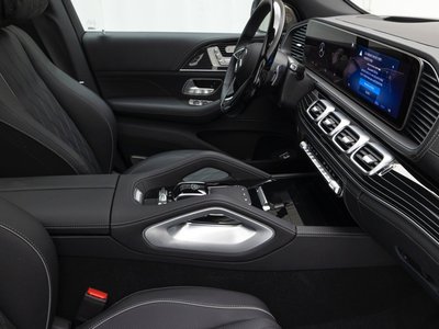 2025 Mercedes-BENZ GLS photo 9
