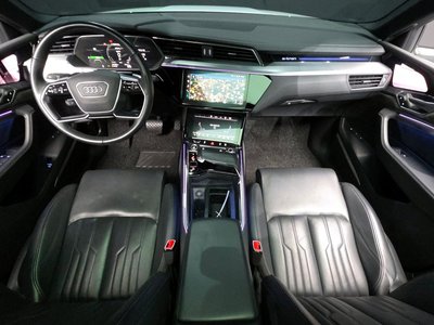 AUDI E-TRON - 5