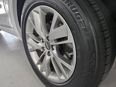 2021 Genesis GV70 — миниатюра 19