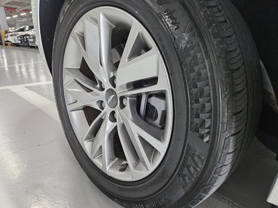 2021 Genesis GV70 — миниатюра 18