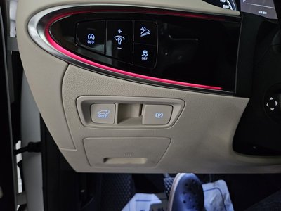 2021 Genesis GV70 — миниатюра 11