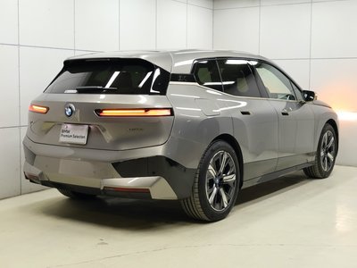 BMW IX - 10