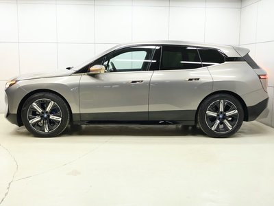 BMW IX - 8