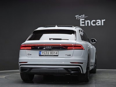 2021 AUDI Q8 photo 3