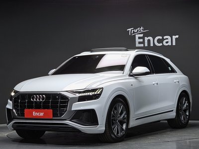 2021 AUDI Q8 photo 1