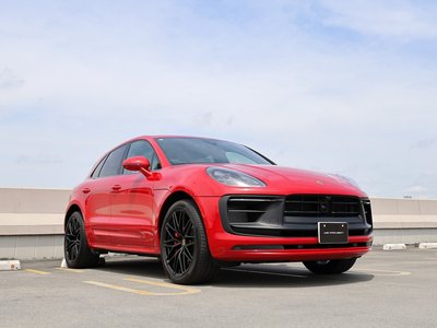 PORSCHE MACAN - 1