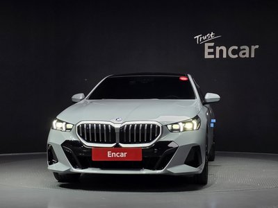 2024 BMW 5 SERIES photo 2