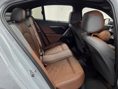 2024 BMW 5 SERIES 缩略图 12
