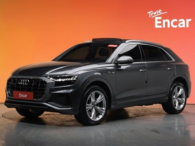 AUDI Q8 - 1