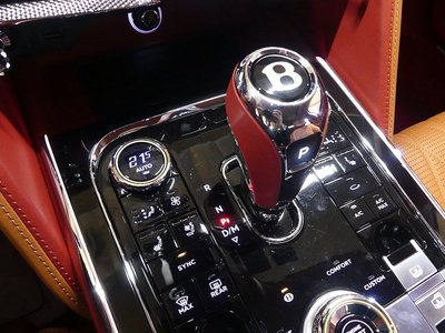 BENTLEY FLYING SPUR - 9