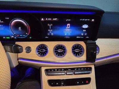 MERCEDES-BENZ E-CLASS - 10