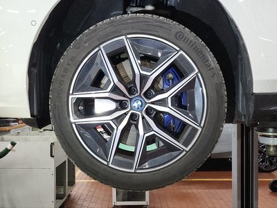 BMW I5 - 6