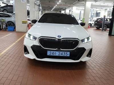 BMW I5 - 2