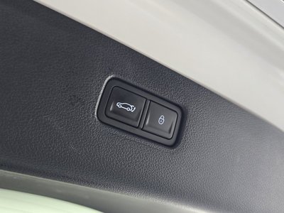 2023 Genesis GV80 — миниатюра 18