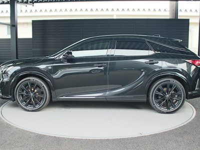 صورة مصغرة 7 لـ 2023 Lexus RX