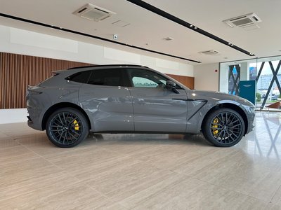 صورة 9 لـ 2026 Aston Martin DBX