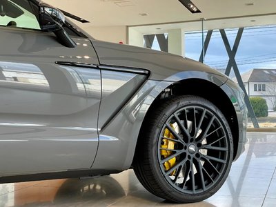 صورة 15 لـ 2026 Aston Martin DBX