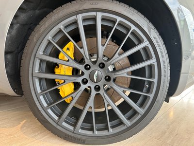 صورة 16 لـ 2026 Aston Martin DBX