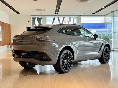 صورة 6 لـ 2026 Aston Martin DBX