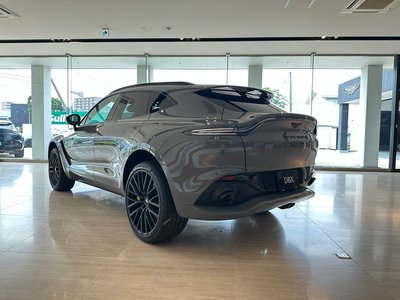 صورة 13 لـ 2026 Aston Martin DBX