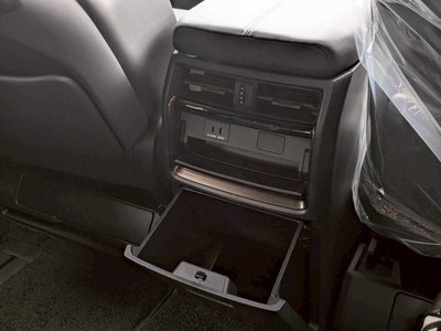 2025 Toyota ALPHARD — миниатюра 38