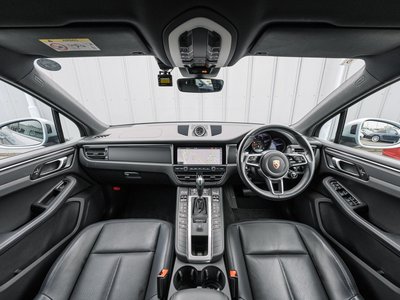 PORSCHE MACAN - 6
